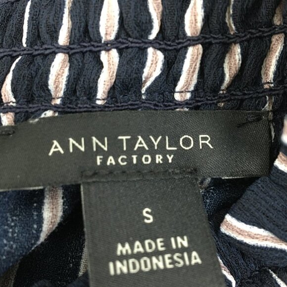 Ann Taylor Ruffled Mock Neck  Navy Sleeveless Blouse Size S EXCELLENT Condition - Picture 6 of 7